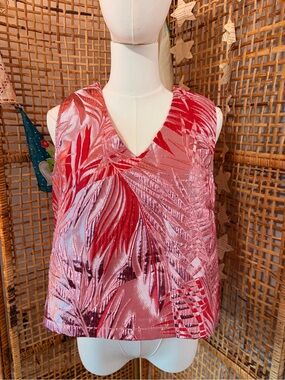 Sleeveless V-Neck Tank Top in Pink Red Leaf Print